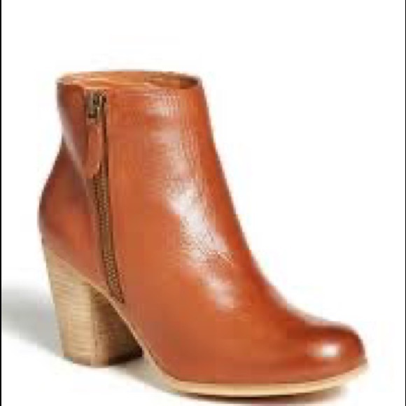 bp Shoes - BP Trolley Leather Ankle Bootie